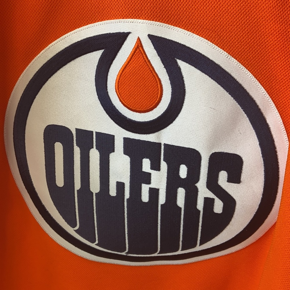 NWT AUTh signed Lucic NHL Oilers Hockey jersey - Picture 6 of 8